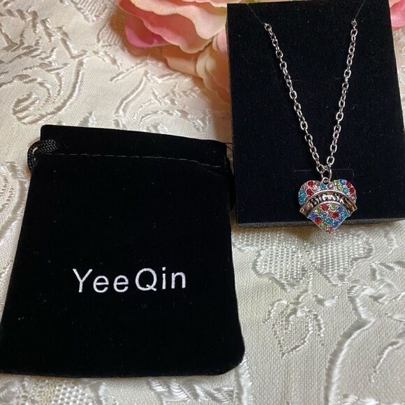 👠Yee Qin multicolor Rhinestones heart pendant - Picture 2 of 5